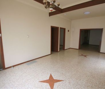 Perfect Family Home in a Prime Location - Opposite Parkland! - Photo 3
