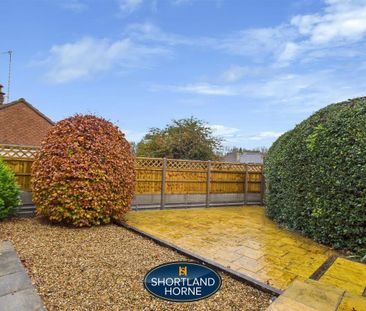 2 bedroom detached bungalow to rent - Photo 2