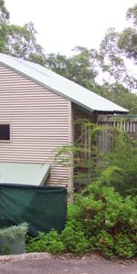 CHARMING 1-BEDROOM LOFT-STYLE UNIT IN A CONVENIENT LOCATION - Photo 4