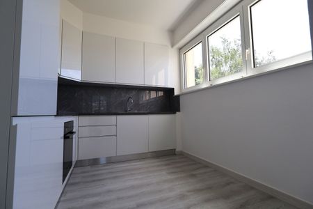 Luminoso 3.5 locali a Chiasso RISTRUTTURATO zona tranquilla - Photo 2