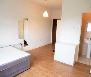 Studio to rent - Photo 6