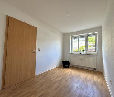 Helle 3-Raum-Wohnung mit Markeneinbauküche und traumhaften Schnitt - Photo 3