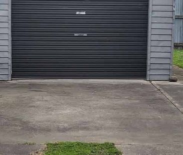 Tidy 3 bedroom family friendly house - Photo 1