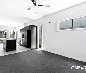 2 Bedroom in Gated Complex Close to the Heart of Town - Photo 4