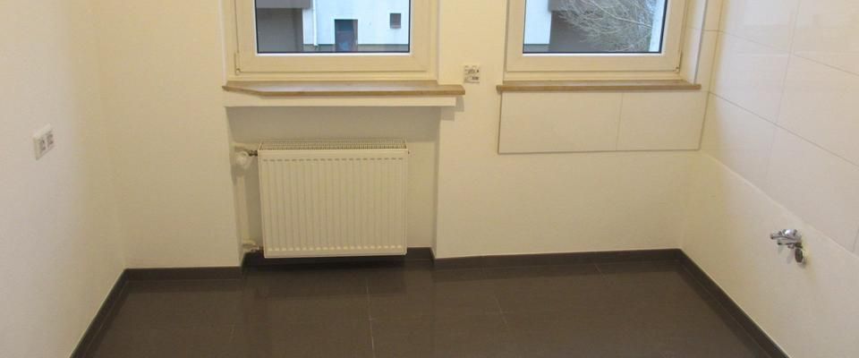 Erstbezug nach Kernsanierung NEUW 3 Zimmer Zi. Wohnung mit Balkon - Photo 1