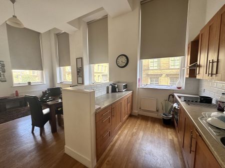 East Parade, Bradford - Photo 5