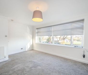 3 bedroom flat to rent - Photo 2