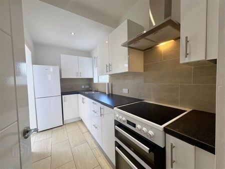 13 Mayfair Avenue, Cregagh, Belfast, BT6 9JA - Photo 5