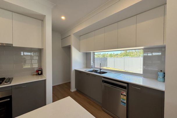 Stunning & Brand New - Photo 1