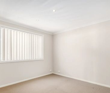 Three Bedroom Home in Marks Point! - Photo 1