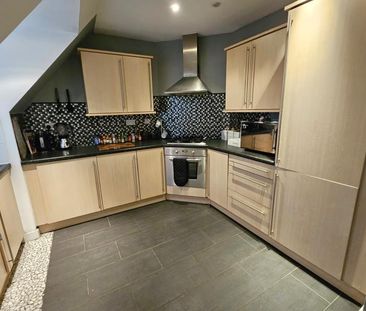 2 bedroom penthouse to rent - Photo 1