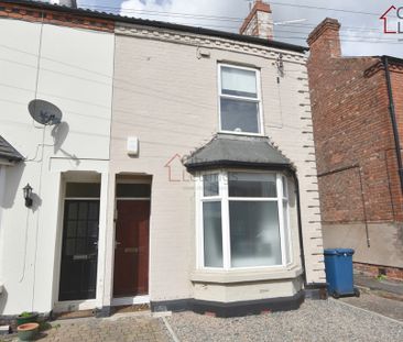5 Bedroom Semi-Detached House - Photo 5