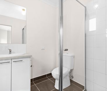 Spacious 4-Bedroom Home in South Morang - Photo 3