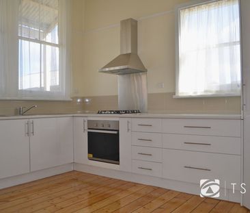 Inner City Charmer in Hospital Precinct - Photo 3