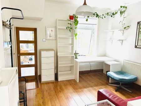 1 Bed Flat, Lennard Road, SE20 - Photo 3
