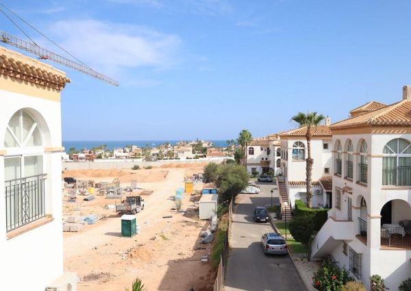 Bungalow con solarium privado en Playa Flamenca. Temporada baja.