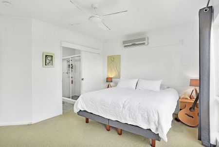 Solid Three Bedroom Home - Photo 3