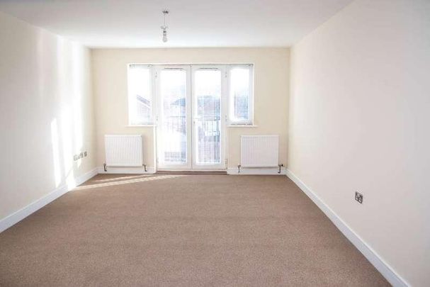 Long Acre, Thamesmead West, SE28 - Photo 1