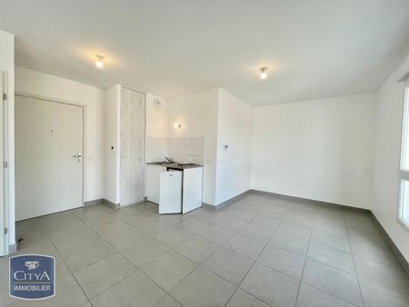Location Appartement 1 pièce 36m² LYON 8ème - Photo 2