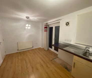 Crymlyn Parc, Neath, SA10 - Photo 5