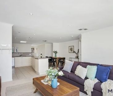 181 Anthony Rolfe Avenue, Gungahlin ACT 2912 - Townhouse For Rent |... - Photo 1