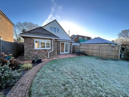 Potmans Lane, TN39 - Photo 2