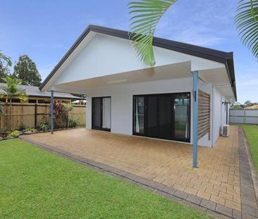 Fully Air conditioned - Fenced Backyard – Side Access - Photo 5