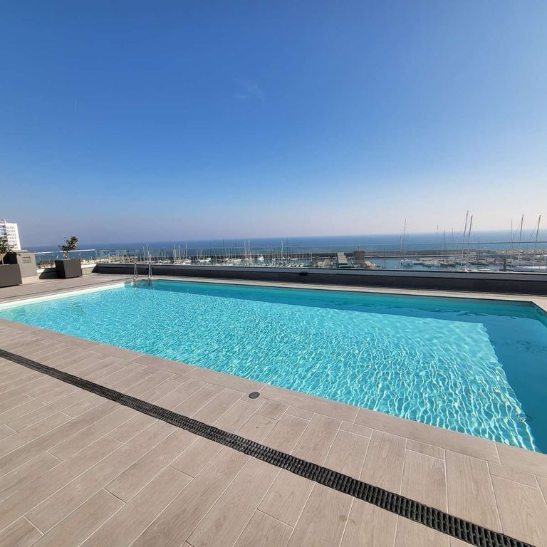 2 room luxury Apartment for rent in Badalona, Catalonia - Photo 1