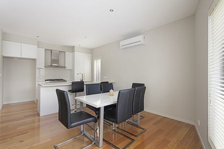 Perfect Single Level Perspectives - Photo 4