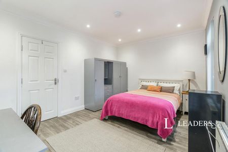 5 bedroom terraced house to rent - Photo 4