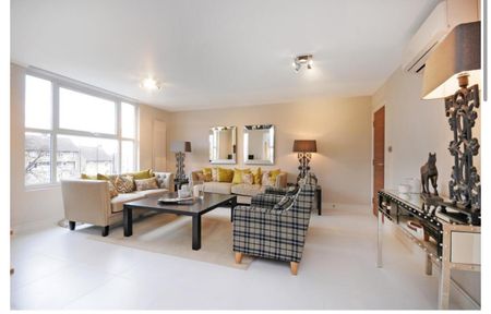 3 Bed Flat, Boydell Court, NW8 - Photo 2