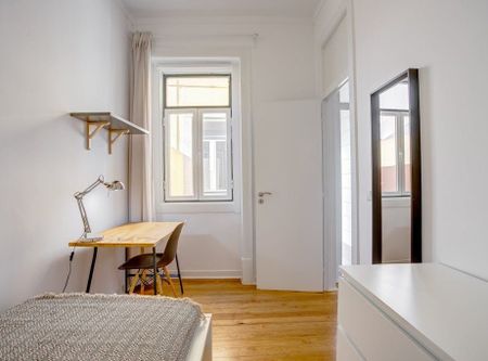 Calçada do Marquês de Abrantes, Lisbon, Lisbon 1200-163 - Photo 3