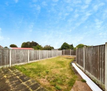 4 bedroom semi-detached house to rent - Photo 4