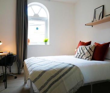 1 bedroom in a house share to rent - Photo 1
