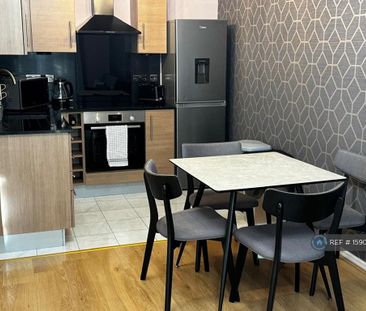 1 bedroom flat to rent - Photo 6