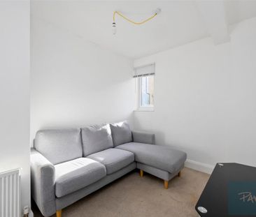 4 bedroom apartment to rent - Photo 2