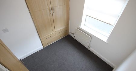 Charlton Place, Leeds, West Yorkshire, LS9 9JP - Photo 5