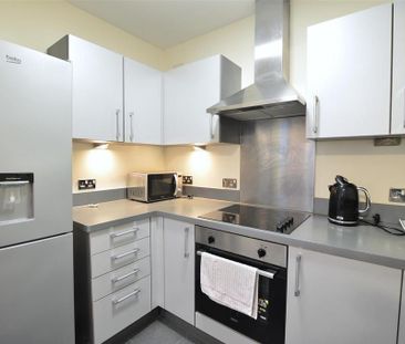 2 bedroom flat to rent - Photo 4