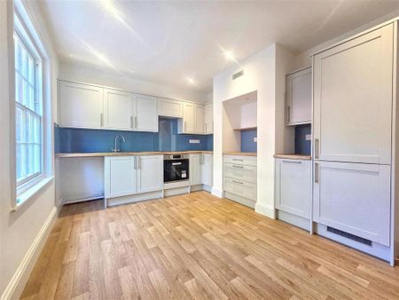 3 bedroom end of terrace house to rent - Photo 3