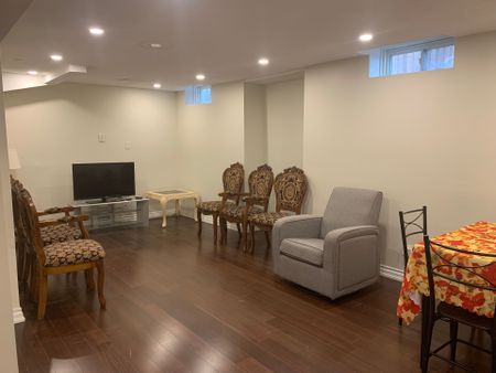 For Lease - 964 Ferndale Crescent Unit# Basement, Newmarket, Ontario - Photo 2