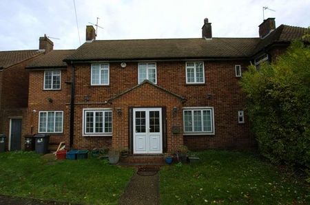 Shannon Close, Southall, UB2 - Photo 5