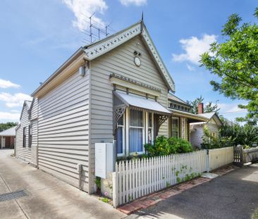 Lovely Home Close To Central Ballarat - Photo 2