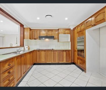 “Spacious Three-Bedroom Home with Teenagers' Retreat in Prime Locat... - Photo 1