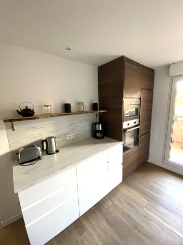 Location Appartement 3 pièces 65m² MARSEILLE 8ème - Photo 3