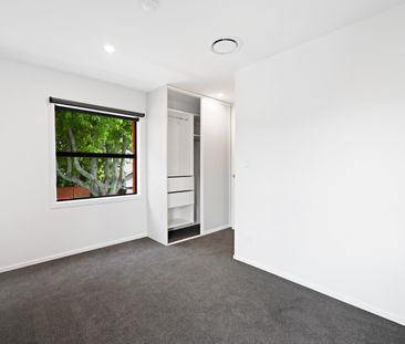 Discover modern living at its finest with this brand-new, architect... - Photo 4