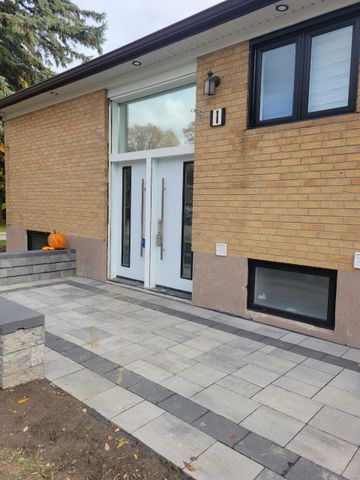 For Lease - 1 Huron Court, Aurora, Ontario - Photo 2