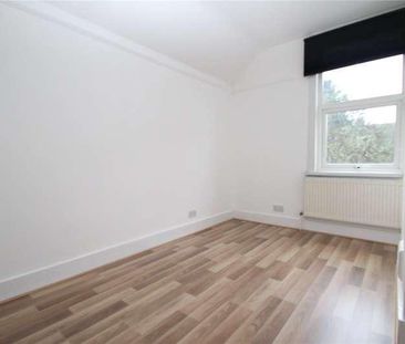 Douglas Road, Hornchurch, Essex, RM11 - Photo 5