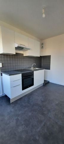 Location Appartement 2 pièces 47m² LYON 8ème - Photo 3