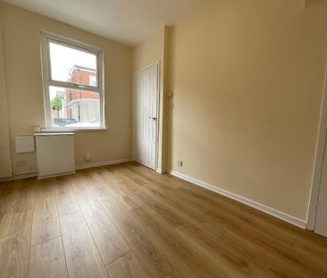 37 Dewey Street, Belfast, BT13 3GT - Photo 2