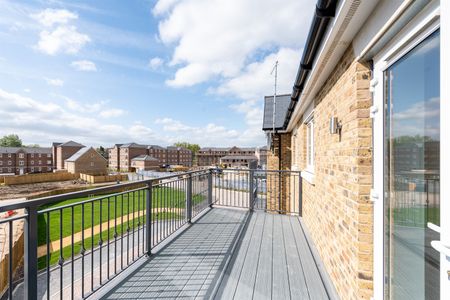 Herbert Gardens, Theale, Reading, RG7 5GT - Photo 3